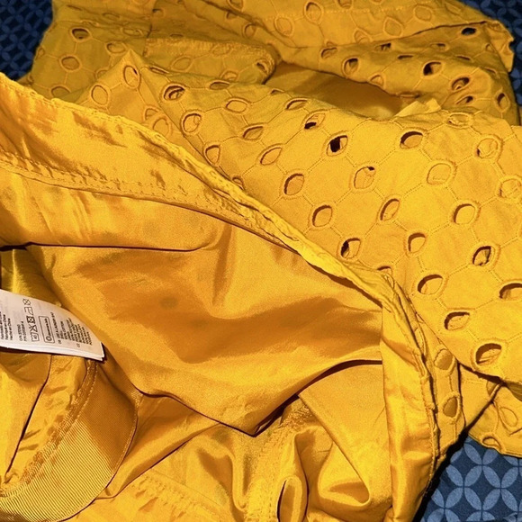 H&M  Mustard Yellow Lace Textured lined Frenchy Skirt Sz 12 - Picture 10 of 13